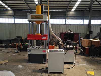 小型四柱三梁液壓機(jī)